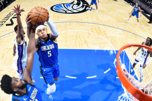 Leia mais sobre o artigo Playoffs da NBA 2025: Classificação, Confrontos e Atualizações