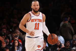 Leia mais sobre o artigo Jalen Brunson volta de lesão no tornozelo e reforça os Knicks contra o Suns neste domingo