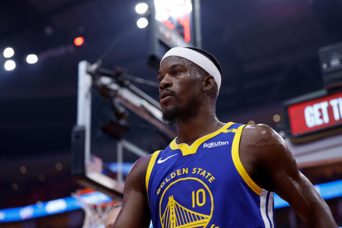 You are currently viewing Steve Kerr está “otimista” sobre volta de Jimmy Butler no Jogo 3 contra os Rockets, mesmo com lesão