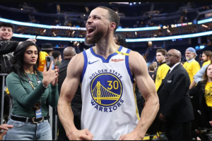 Leia mais sobre o artigo Stephen Curry brilha, Warriors superam desfalque e viram a série contra Rockets nos Playoffs da NBA