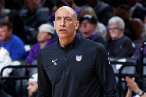 Read more about the article Kings efetivam Doug Christie como técnico com contrato de vários anos, segundo ESPN