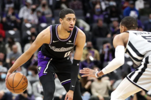 Leia mais sobre o artigo Por que os Kings trocaram Tyrese Haliburton? Entenda uma das trocas mais chocantes da década na NBA