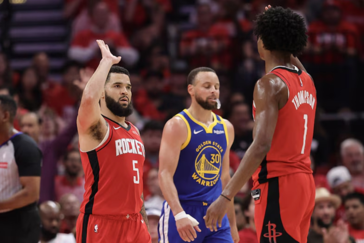 No momento, você está visualizando Houston Rockets atropelam Golden State Warriors no Jogo 5 e forçam o Jogo 6 nos Playoffs da NBA