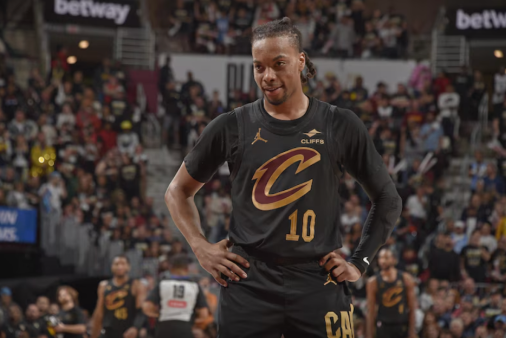 Read more about the article Darius Garland passa por cirurgia no dedo do pé e pode perder início da temporada — rumores de troca ganham força