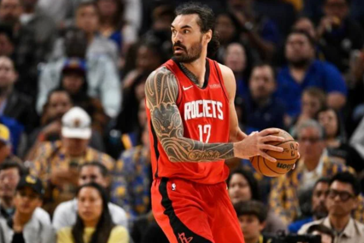 You are currently viewing Steven Adams renova com os Rockets por 3 anos e R$ 210 milhões e não será agente livre