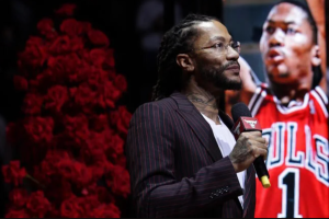 Read more about the article Chicago Bulls vão aposentar a camisa de Derrick Rose em 2026